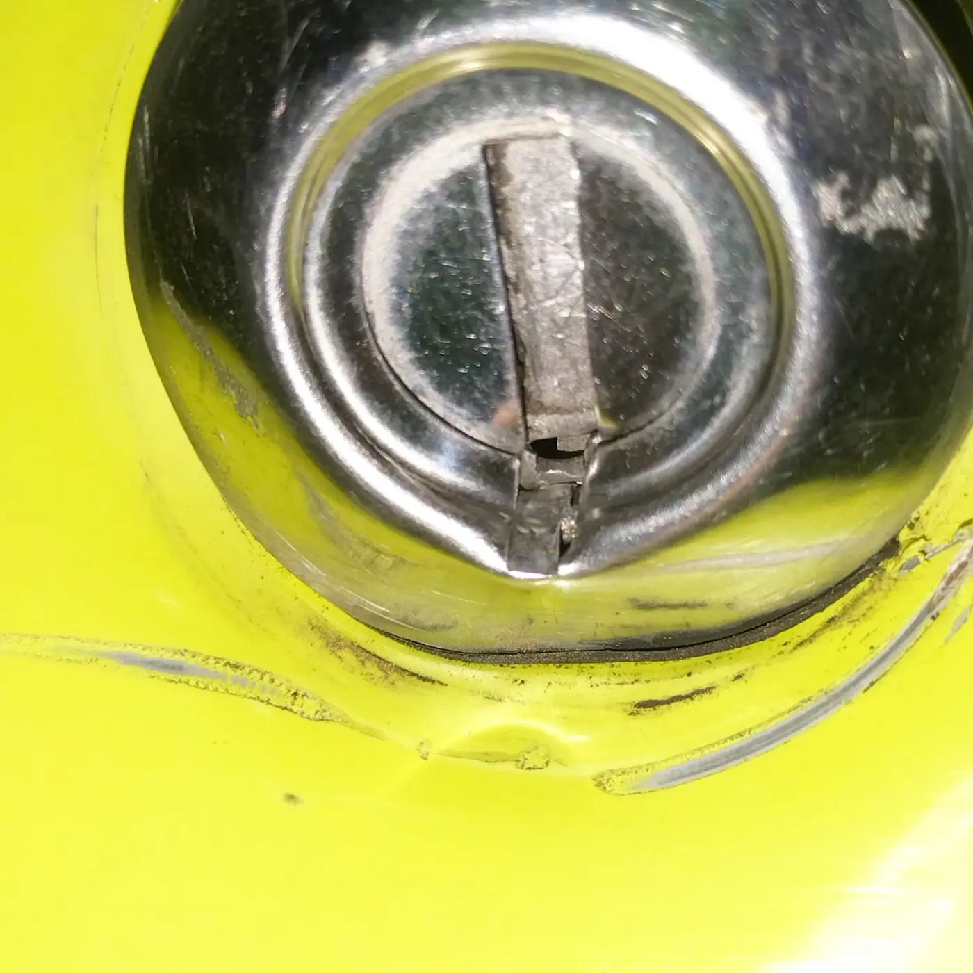 Damage around the locking point